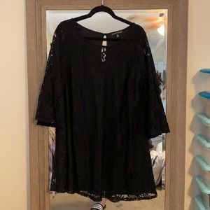 Super Lacey black dress